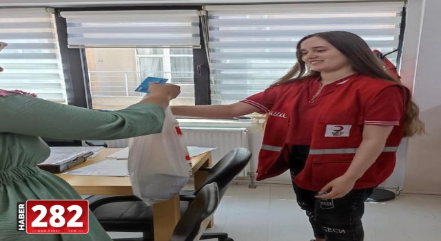 KIZILAY BAYRAMDAN SONRA DA AİLELERİ YALNIZ BIRAKMADI !
