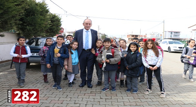 BAŞKAN ATA’DAN SEVGİLİLER GÜNÜ ÇİÇEĞİ