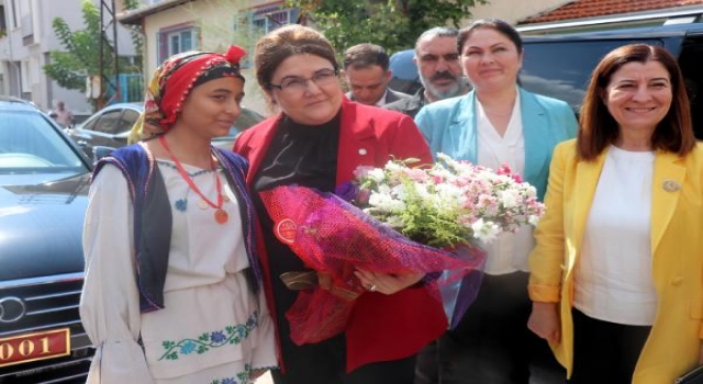 Bakan Yanık: 27 bin 174 yaşlımıza bakım hizmeti sunuyoruz (2)