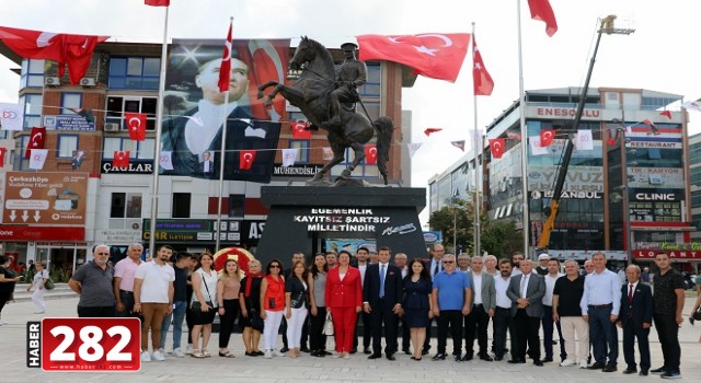 YENİLENEN CUMHURİYET MEYDANIMIZDA 100. YIL COŞKUSU