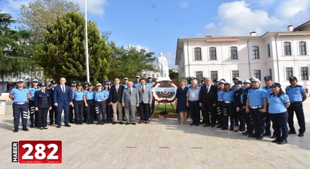 TEKİRDAĞ BÜYÜK ŞEHİR BELEDİYESİ ZABITA HAFTASI DOLAYISIYLA ÇELENK SUNMA TÖRENİ DÜZENLENDİ