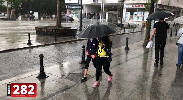 Çorlu'da sağanak etkili oldu