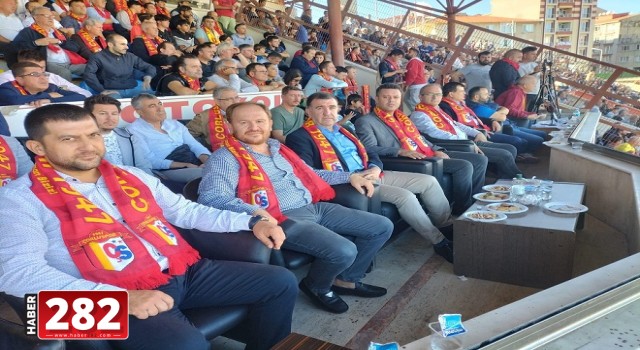 ÇORLUSPOR 1947 BİNLERCE TARAFTARI ÖNÜNDE GALİP AYRILDI!