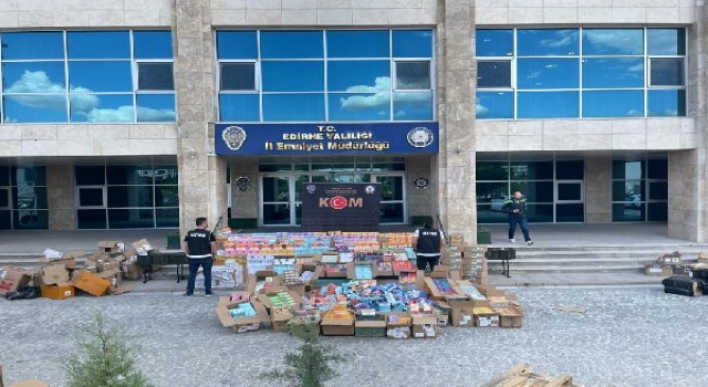 Edirne’de, TIR’da 16 bin 385 kaçak elektronik sigara ele geçirildi
