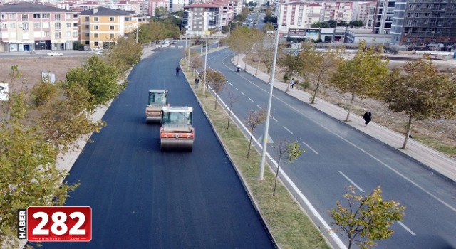 Çorlu Belediyesi Ekipleri Asfalt Serim Çalışmalarına Devam Ediyor