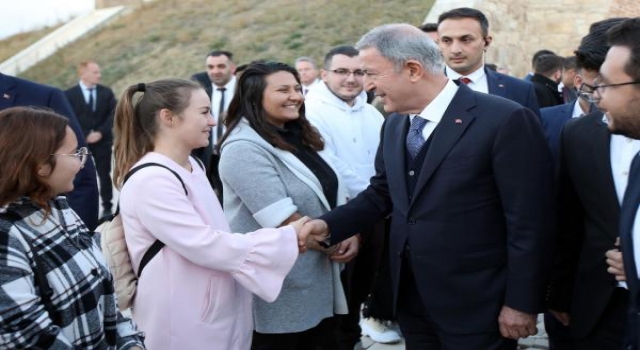 Bakan Akar: Yunanistan’ın, uzattığımız barış elini tutmasını bekliyoruz (4)