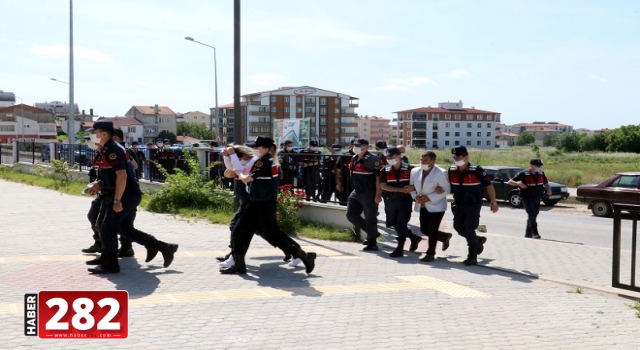 Havadan uçakla ağaçlık alana uyuşturucu atılmasıyla ilgili 9 zanlı adliyeye sevk edildi