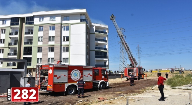 Çorlu'da binanın çatısında çıkan yangın söndürüldü