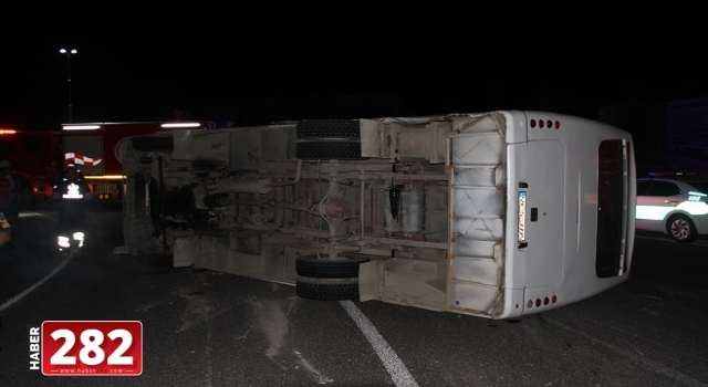 Tekirdağ'da otomobille servis minibüsü çarpıştı: 10 yaralı