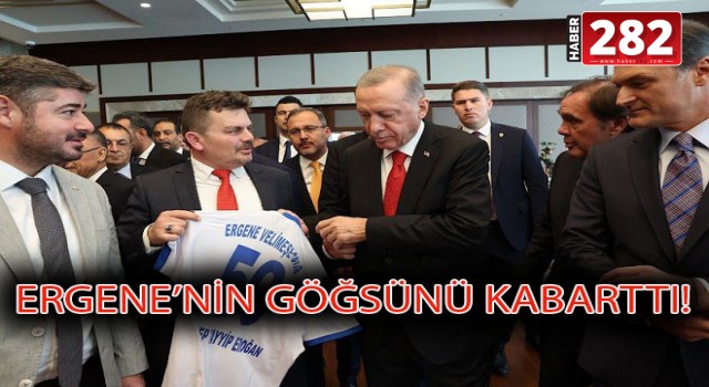 BAŞARILI BAŞKAN SERKAN BEZGİN CUMHURBAŞKANI ERDOĞAN'A FORMA TAKDİM ETTİ!