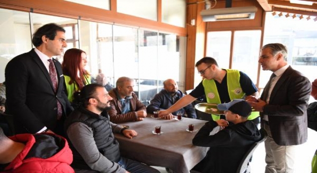 ŞEKERLİ ÇAY İÇENLERİN DİKKATİNE:  ŞEKERSİZ ÇAY DEVRİ!