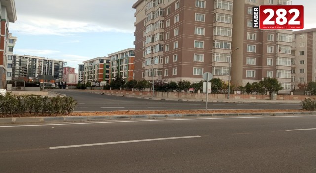 EN İŞLEK YOL KAPANDI ESNAF VE VATANDAŞLAR İSYAN ETTİ!