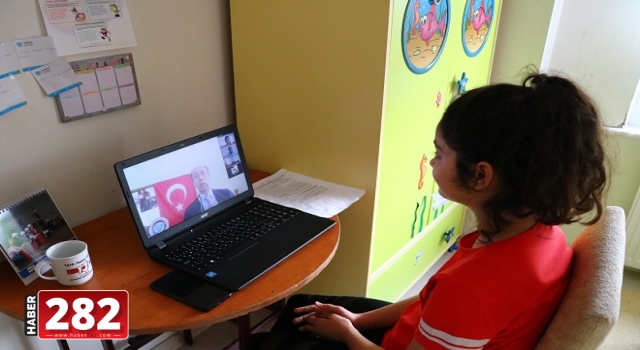 Türk ve Japon öğrenciler ülkelerini tanıtıyor