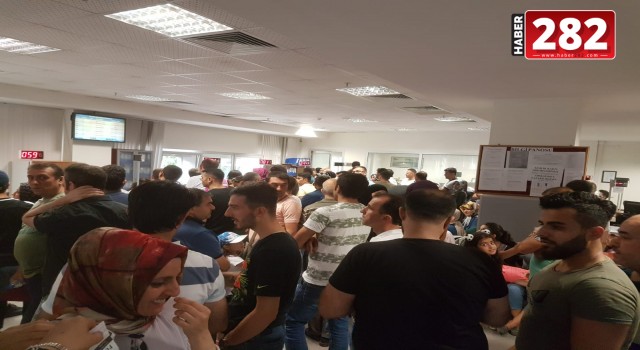 NÜFUS MÜDÜRLÜKLERİNDE İZDİHAM!