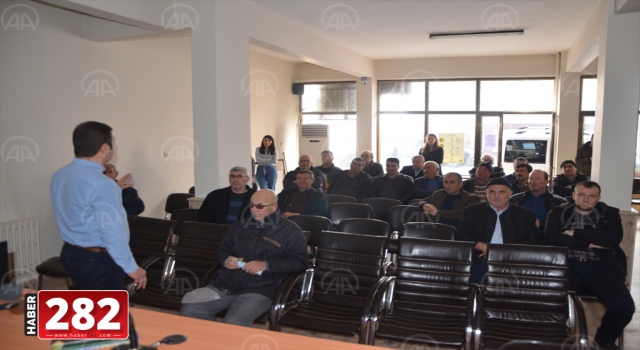 Çiftçilere buğday zararlılarıyla mücadele anlatıldı