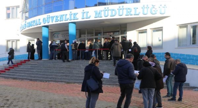 Trakya’da SGK önlerinde EYT yoğunluğu