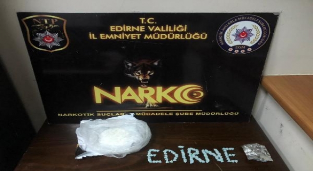 Edirne’de otomobilde metamfetamin ve uyuşturucu haplara 2 tutuklama