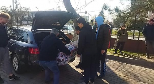Edirne’de toplanan yardımlara, Bulgaristan’dan soydaşlar da destek verdi