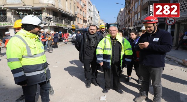 KADİR ALBAYRAK DEPREM BÖLGESİNDEKİ ÇALIŞMALARI YERİNDE İNCELEDİ!