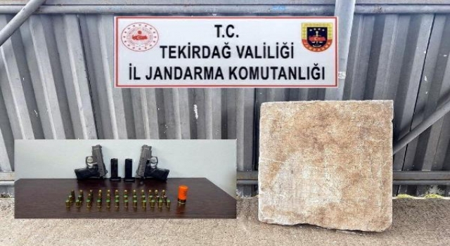 Evinde tarihi eser ve silah bulunan şüpheli gözaltında