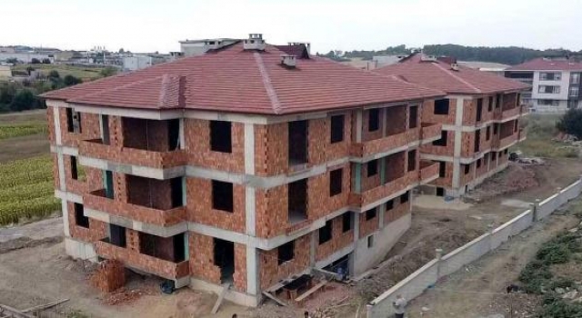 Yaptığı inşaatta kullanılan betonun uygun olmadığını ortaya çıkardı; para cezası kesildi