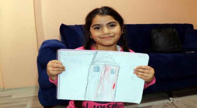 Evleri yıkılınca oyuncak piyanosu kırılan Mutiya’nın hayali piyanist olmak