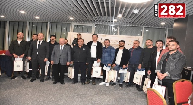 BAŞKAN ALBAYRAK DEPREM BÖLGESİNDE GÖREV YAPAN KAHRAMAN  PERSONELLE İFTAR SOFRASINDA BULUŞTU