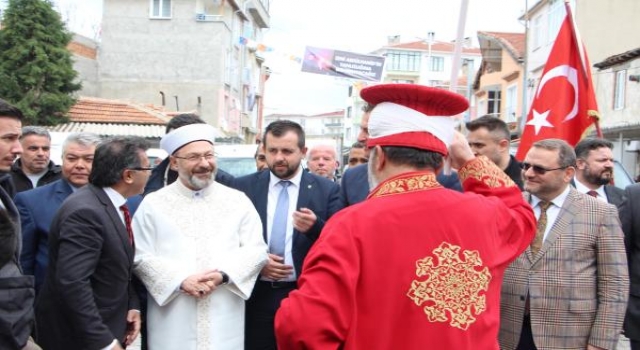 Diyanet İşleri Başkanı Erbaş: Kur’an’ın bulunduğu yerde aydınlık olur (3)