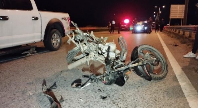 Edirne’de 3 aracın karıştığı kazada motosikletli hayatını kaybetti, sürücülerden biri kaçtı