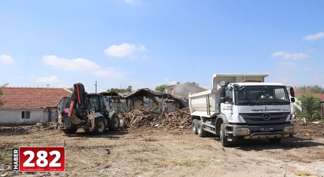 Ergene’de Korku Salan Metruk Binalar Yıkılıyor