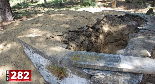 Tekirdağ'da mezarlıkta define arandığı iddiası