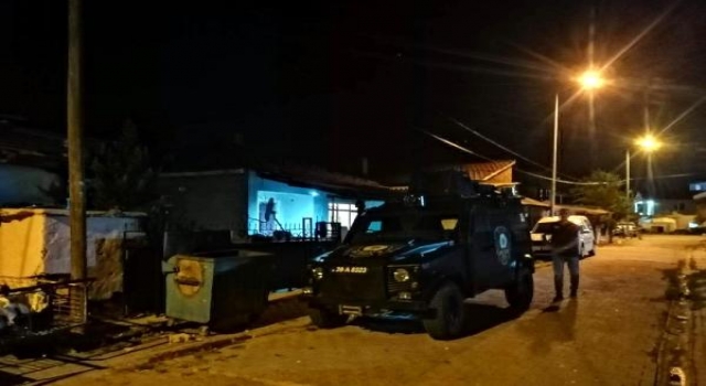 Kavga ettiği husumetlisini tabanca ile öldürdü