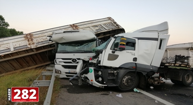 Çerkezköy'de iki tırın çarpıştığı kazada 1 kişi yaralandı