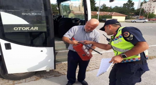 Edirne’de jandarma öğrenci servislerini denetledi