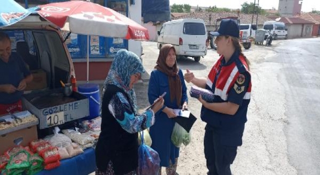 Edirne’de jandarma kadınları KADES hakkında bilgilendirdi