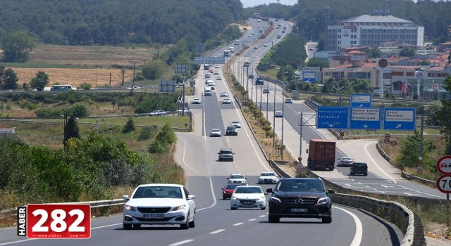 Yollarda bayram trafiği yoğunluğu