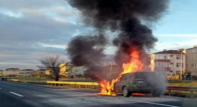 Tekirdağ’da seyir halindeki cip yandı