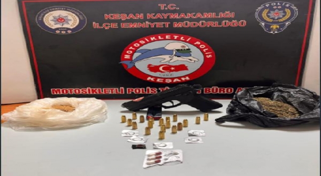 Aranması olan şüpheli üzerinde uyuşturucu ve silahla yakalandı