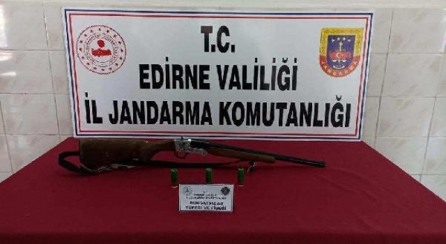 Üzerinde ruhsatsız av tüfeğiyle yakalandı