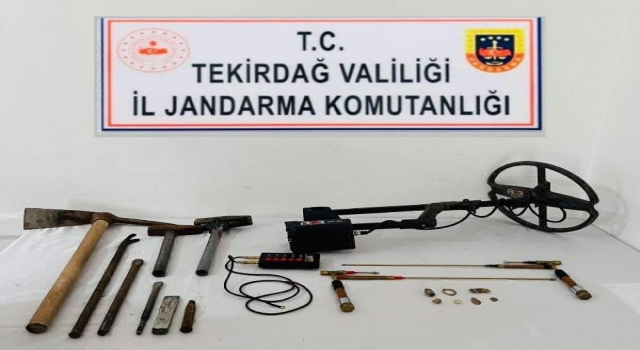 Tarihi obje ve kazı malzemeleri ele geçirildi; 4 gözaltı