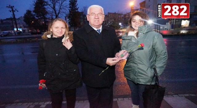 Başkan Yüksel 8 Mart geleneğini sürdürdü