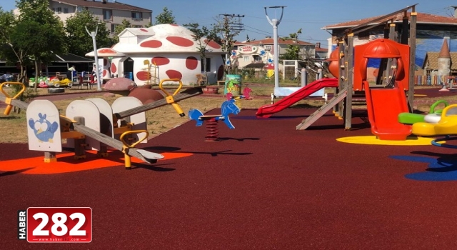 Masal Parkın Zemini Yenilendi