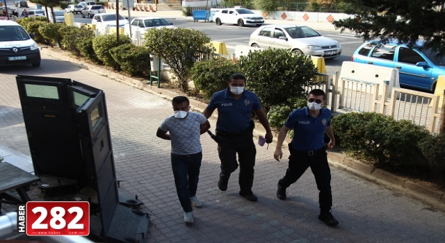 Yaşlı kadının çantası "kapkaç" yöntemiyle çalındı