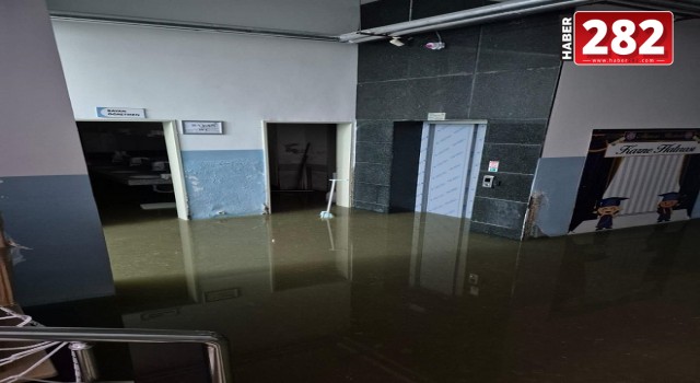 Çorlu Rumeli Mahallesi’nde Şehit Akın Acar İlköğretim Okulu’nda Kanalizasyon Krizi!