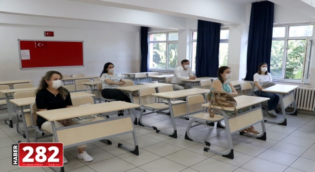 Öğretmenler okullarda mesailerine başladı