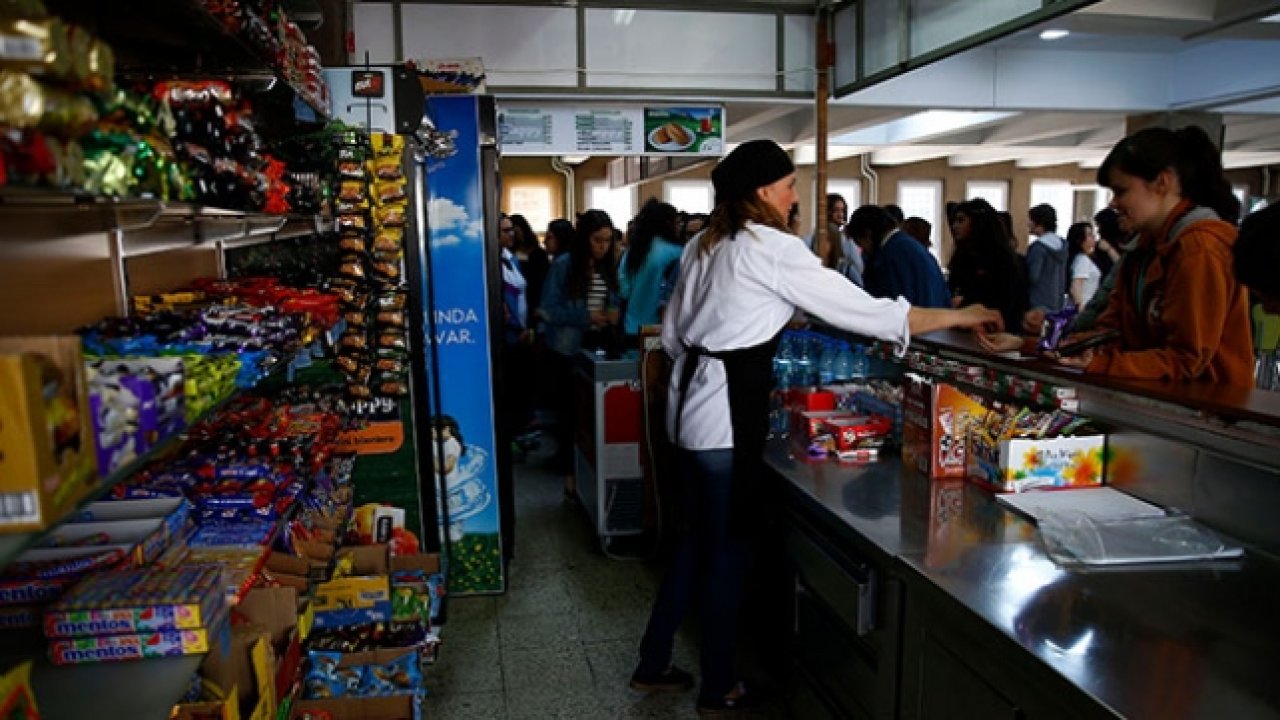 Okul Kantinlerinde Bu Yiyecek Yasaklandı! Zehirli Cıva Bulundu!