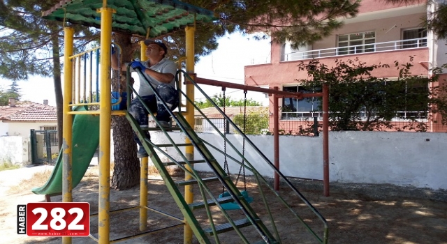 Ergene Belediyesi Semt Parklarının Bakımlarını İhmal Etmiyor
