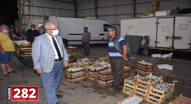 BAŞKAN ALBAYRAK, BALIKÇI ESNAFINI ZİYARET ETTİ