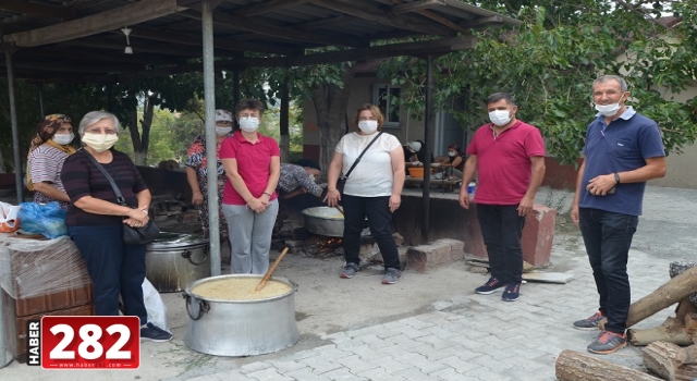 Malkara'da 600 haneye aşure dağıtıldı