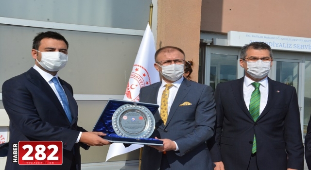 ÇORLU TSO TARAFINDAN ÇORLU DEVLET HASTANESİ’NE KOVİD -19 PCR TEST CİHAZI ALINDI